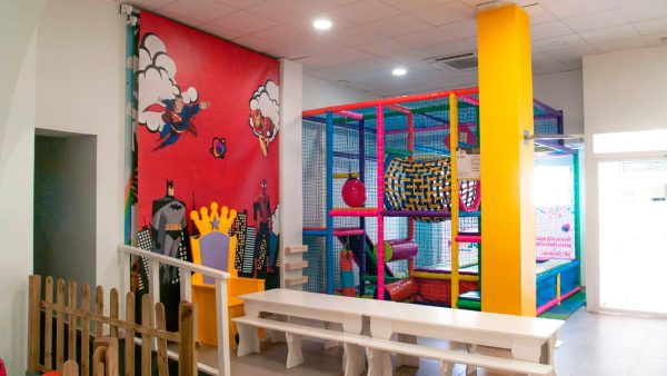 Reservar sala smile room para celebraciones, eventos, fiestas y cumpleaños infantiles en jaen